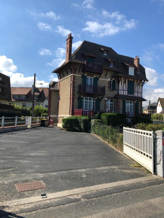 L Oceanide Apartment Benerville-sur-Mer Exterior photo